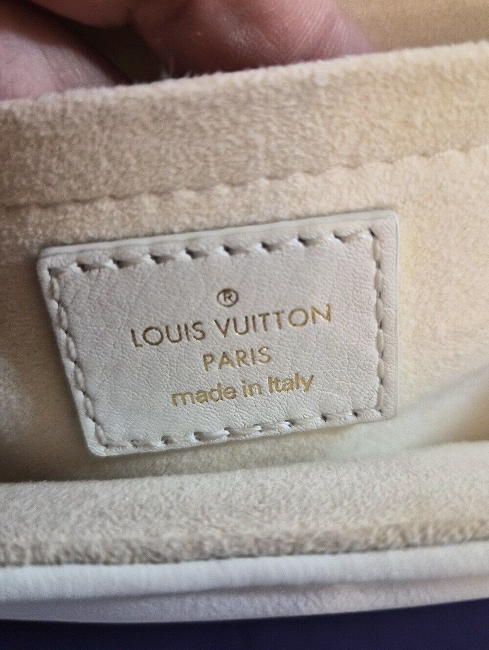 ✨ Louis Vuitton New Wave Chain Bag MM – White Rainbow Logo ✨ - Picture 12 of 15